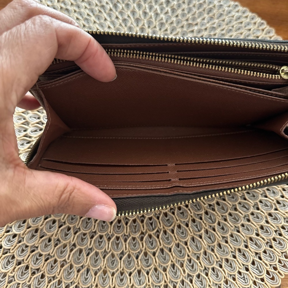 LV Wallet